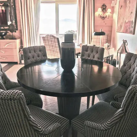 Villars Alpine Retreat 4 Bed, 4 Bath Ski-inski-out * Ollon