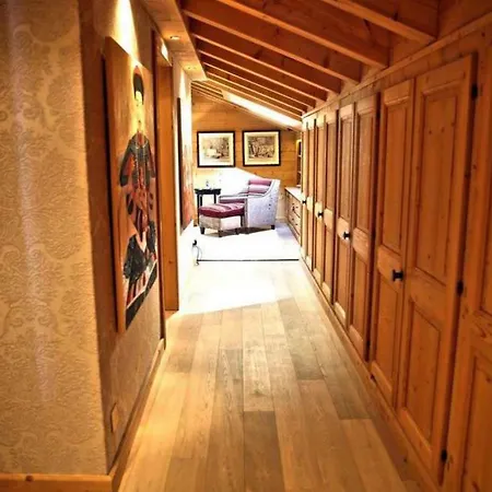 Villars Alpine Retreat 4 Bed, 4 Bath Ski-inski-out *