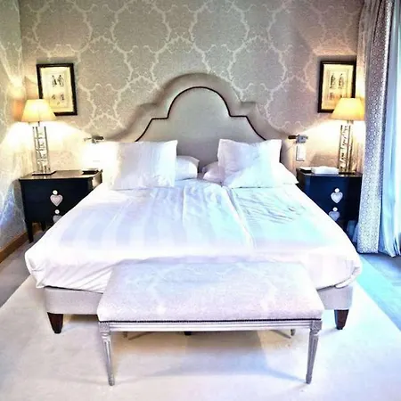 Villars Alpine Retreat 4 Bed, 4 Bath Ski-inski-out *